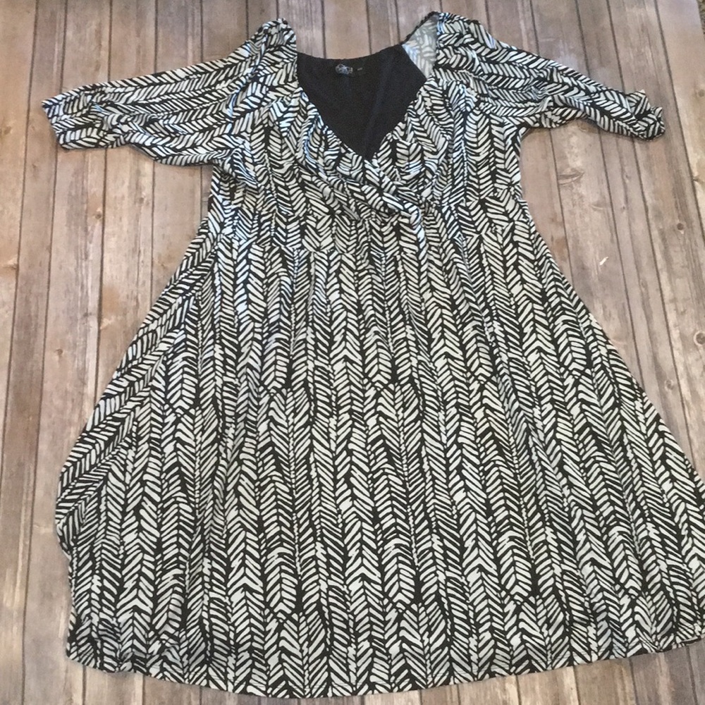 IGIGI 18/20 Black and White Dress